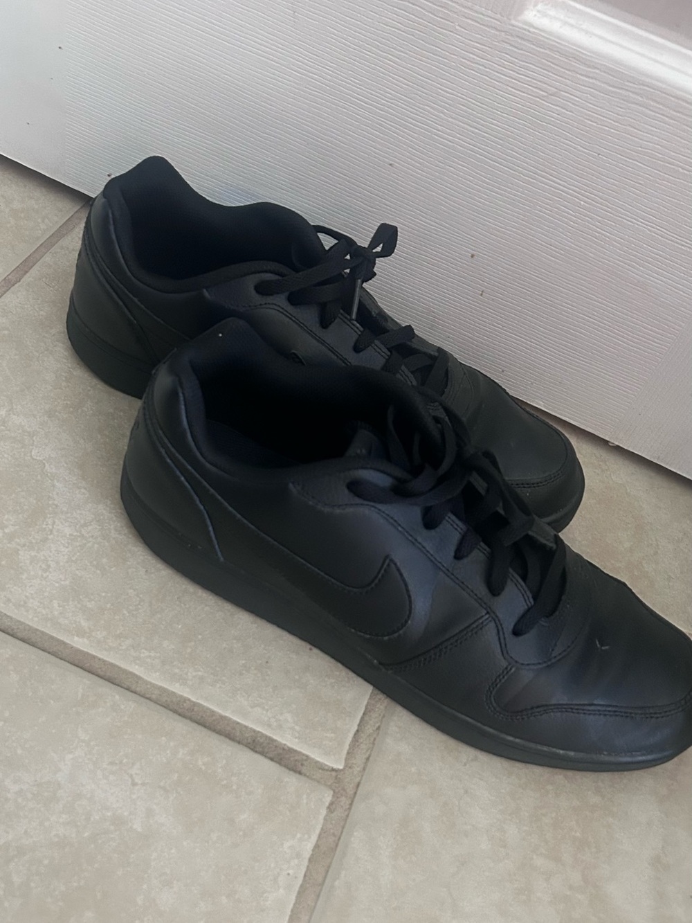 Nike Black Low-Top Men's Sneakers
